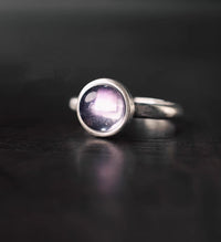 Bague d'équilibre réglable en argent sterling 925 avec améthyste authentique de KarmaRipple
