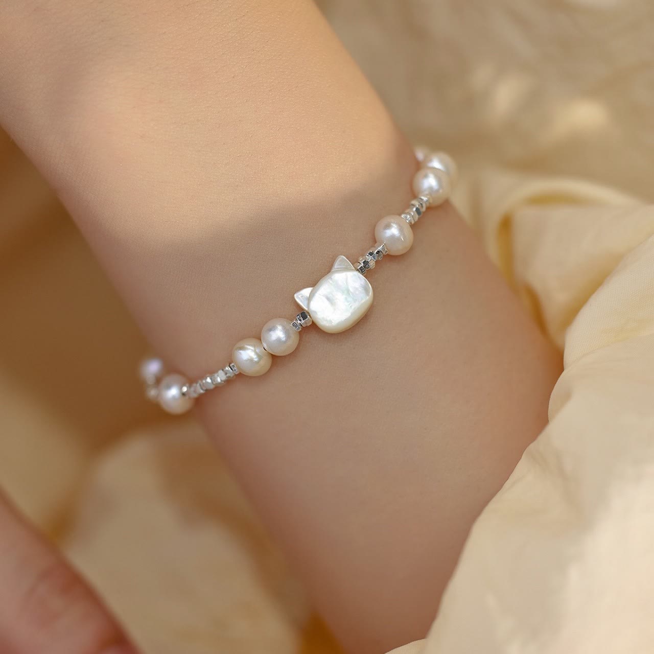 KarmaRipple's Pearl Cat Head Tridacna Stone Silver Chain Balancing Bracelet p1
