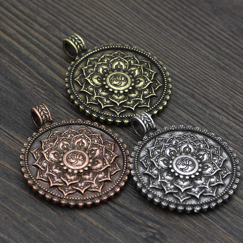 KarmaRipple's Six True Words Love Peace Flower Pattern Pendant ( p19